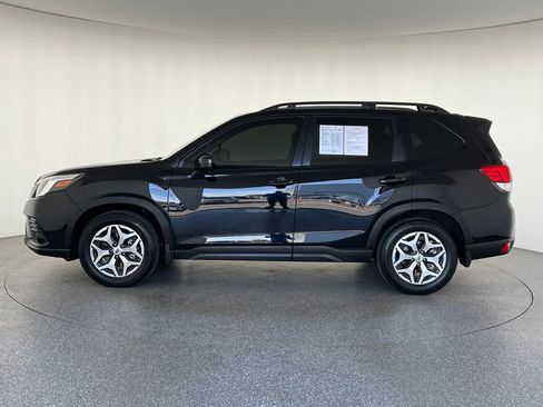 Used 2024 Subaru Forester Premium AWD/4WD image 8