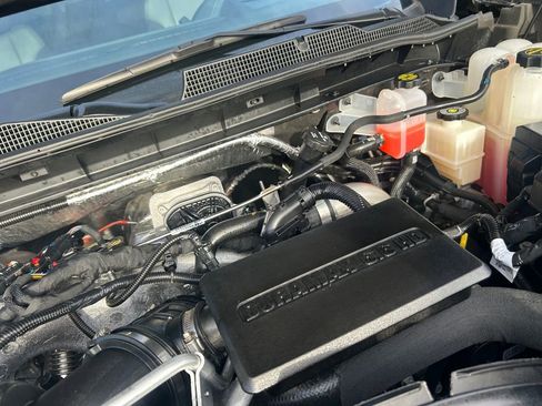Used 2025 Chevrolet Silverado 2500 ZR2 w/ Technology Package AWD/4WD image 31