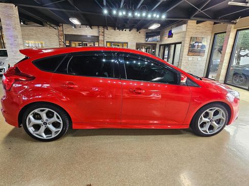 Used 2014 Ford Focus ST w/ Equipment Group 202A image 8