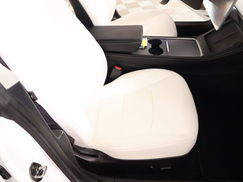 Used 2023 Tesla Model 3 Performance image 13