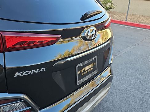 Used 2021 Hyundai Kona Limited AWD/4WD image 11