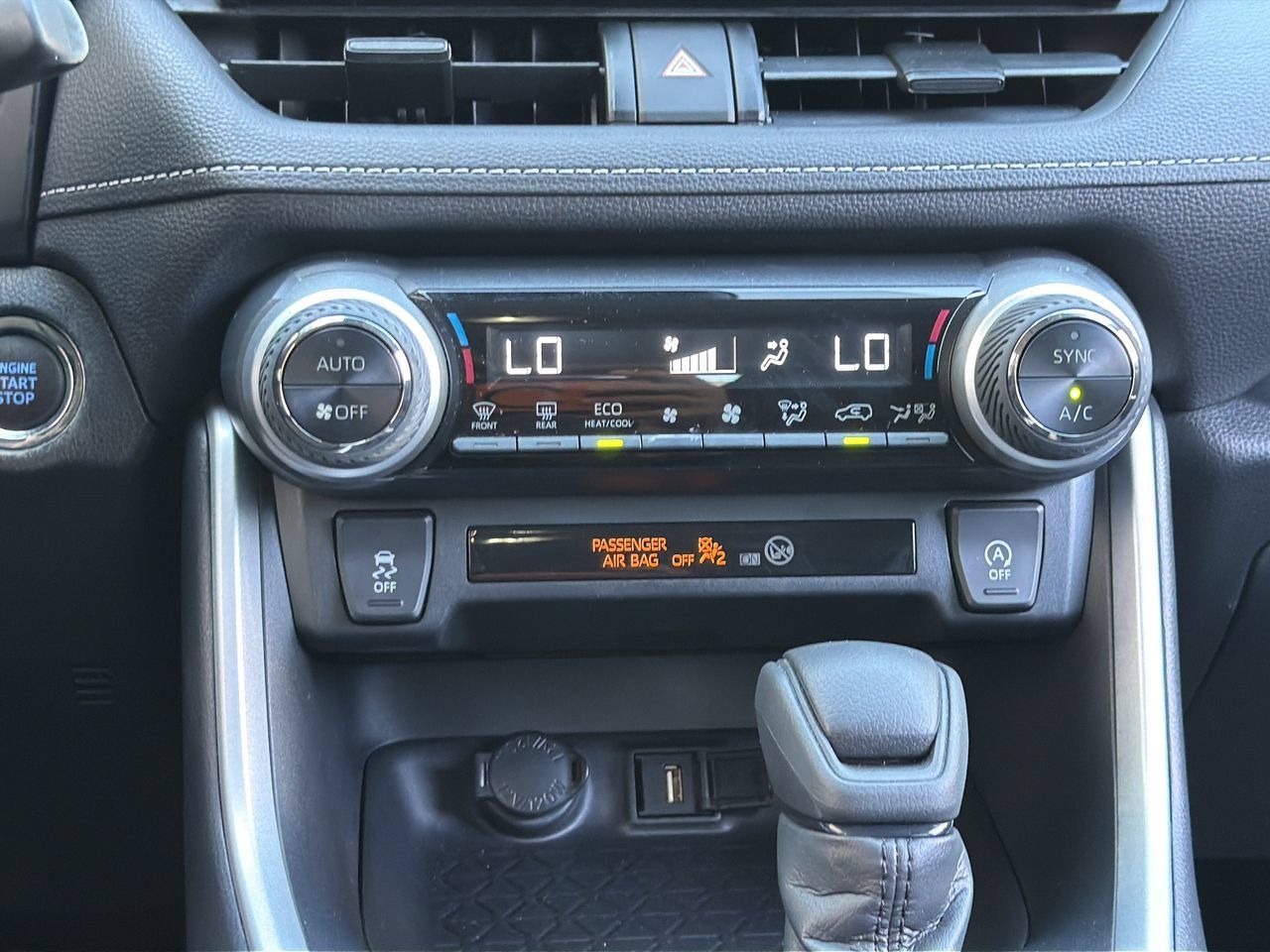 Used 2021 Toyota RAV4 XLE FWD image 16