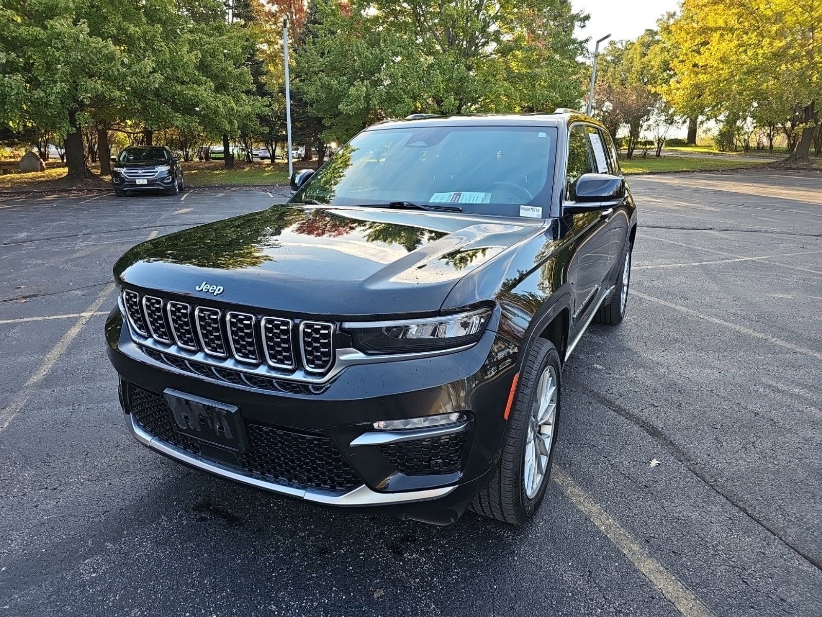 Used 2022 Jeep Grand Cherokee Summit AWD/4WD image 2