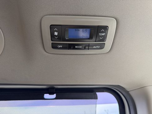 Used 2016 Toyota Sienna XLE image 34