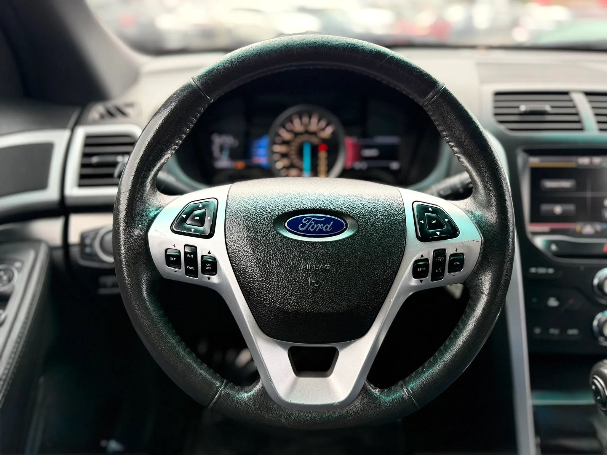 Used 2015 Ford Explorer XLT w/ Equipment Group 202B FWD image 36