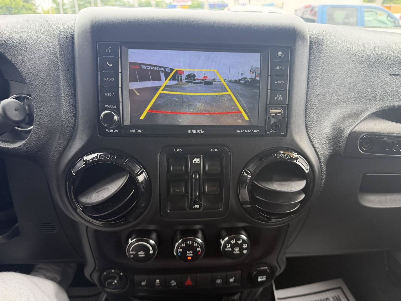 Used 2015 Jeep Wrangler Unlimited Sahara AWD/4WD image 18