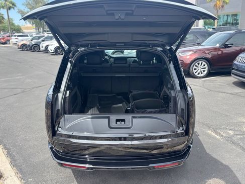 New 2026 Land Rover Range Rover Long Wheelbase SE AWD/4WD image 6