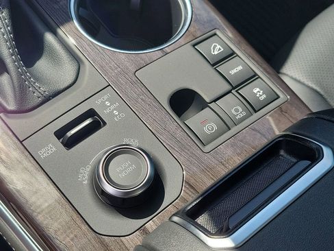 New 2026 Toyota Highlander Limited AWD/4WD image 29