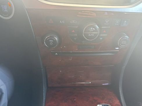 Used 2012 Chrysler 300 Limited RWD image 17