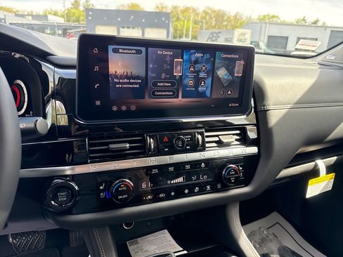New 2026 Nissan Pathfinder Platinum FWD image 17