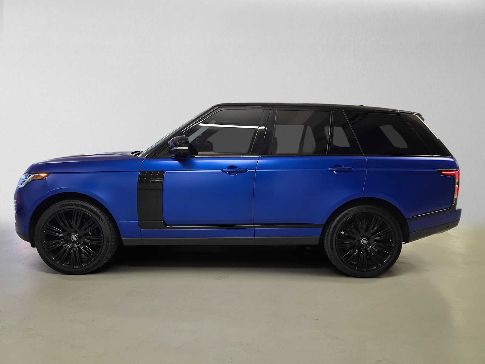 Used 2020 Land Rover Range Rover HSE AWD/4WD image 2