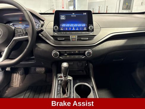 Used 2025 Nissan Altima 2.5 SR FWD image 10