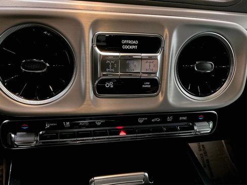 Used 2025 Mercedes-Benz G 550 G 550 image 33