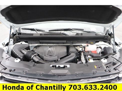 Used 2024 Chevrolet Traverse LT w/ Enhanced Driving Package image 32