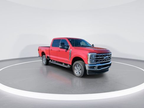 Used 2024 Ford F250 Lariat w/ FX4 Off-Road Package image 2