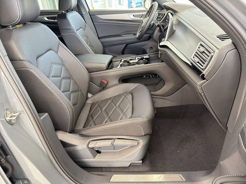 Used 2026 Volkswagen Atlas Cross Sport SE FWD image 29