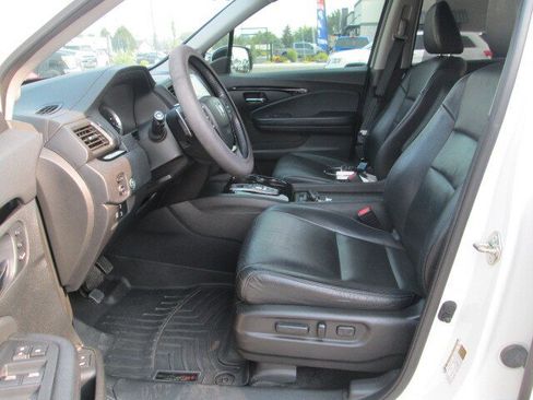 Used 2017 Honda Pilot Touring image 5