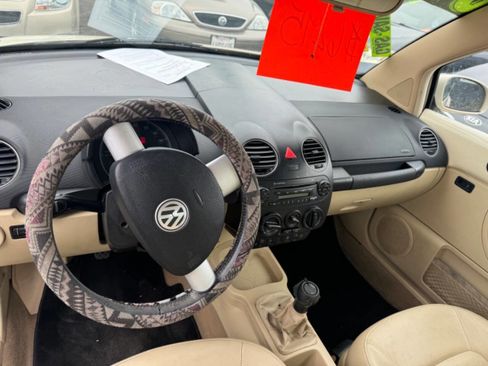 Used 2009 Volkswagen Beetle S image 9
