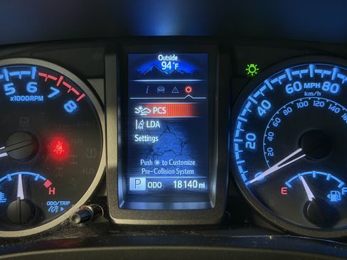 Used 2022 Toyota Tacoma TRD Sport w/ Technology Package AWD/4WD image 15