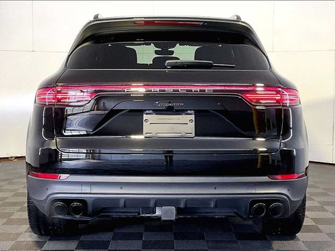Certified 2023 Porsche Cayenne AWD/4WD image 6