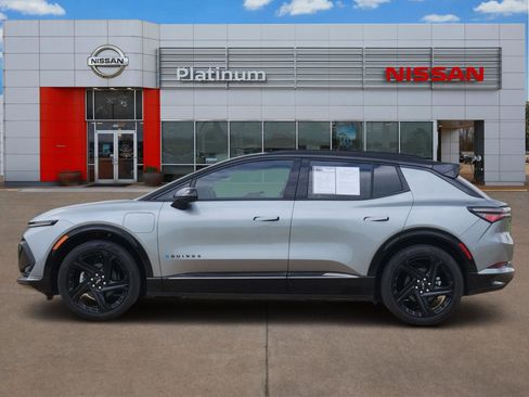 Used 2025 Chevrolet Equinox EV RS FWD image 3