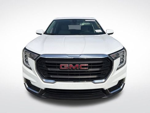 Used 2024 GMC Terrain SLE image 18