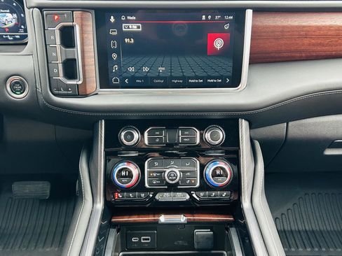 Used 2024 GMC Yukon Denali Ultimate image 28