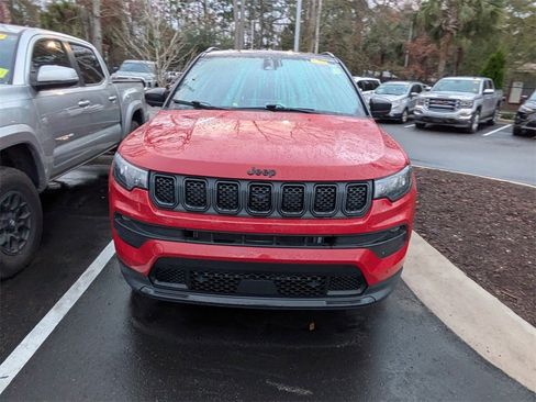 Used 2024 Jeep Compass Latitude w/ Convenience Group image 2