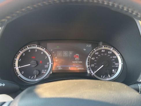 Used 2023 Toyota Highlander XLE FWD image 23