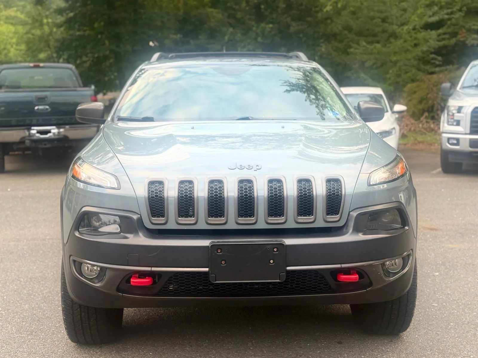 Used 2014 Jeep Cherokee Trailhawk w/ Comfort/Convenience Group AWD/4WD image 2