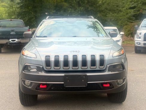 Used 2014 Jeep Cherokee Trailhawk w/ Comfort/Convenience Group AWD/4WD image 2