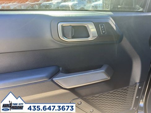 Used 2023 Ford Bronco Outer Banks image 9