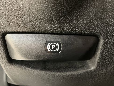 Used 2008 Mercedes-Benz C 300 Sedan image 17