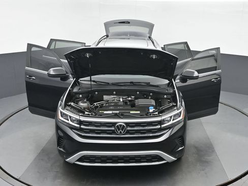 Used 2023 Volkswagen Atlas SE w/ Panoramic Sunroof Package FWD image 45