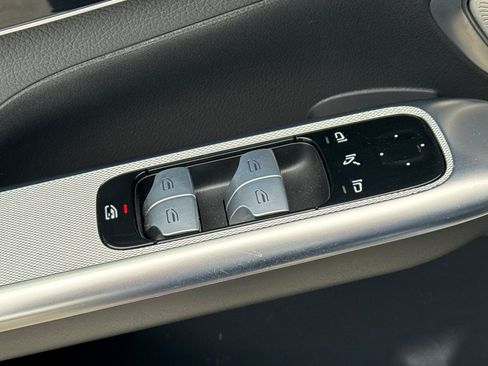 Used 2024 Mercedes-Benz GLC 300 4MATIC image 14