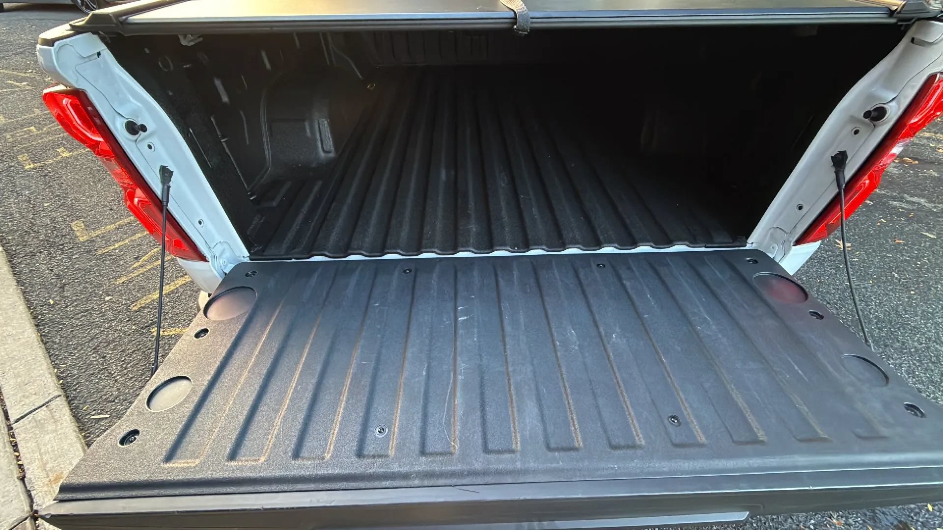 Used 2025 Chevrolet Silverado 1500 LT Trail Boss w/ Dark Appearance Package AWD/4WD image 47