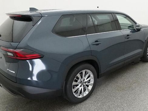 New 2026 Toyota Grand Highlander AWD image 9
