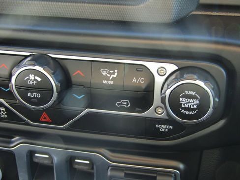 Used 2022 Jeep Wrangler Sport S image 25