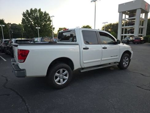 Used 2013 Nissan Titan SV AWD/4WD image 7