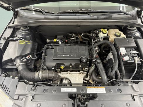 Used 2016 Chevrolet Cruze LT FWD image 8
