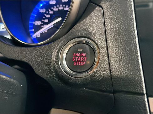 Used 2017 Subaru Outback 2.5i Limited image 8