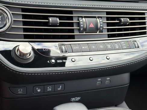 Used 2024 Lexus LS 500 w/ Interior Upgrade Package RWD image 21