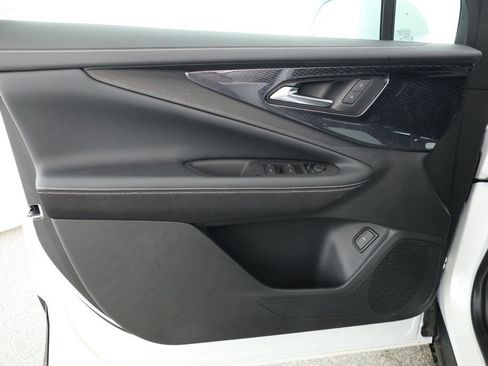 Used 2024 Chevrolet Blazer EV LT image 9