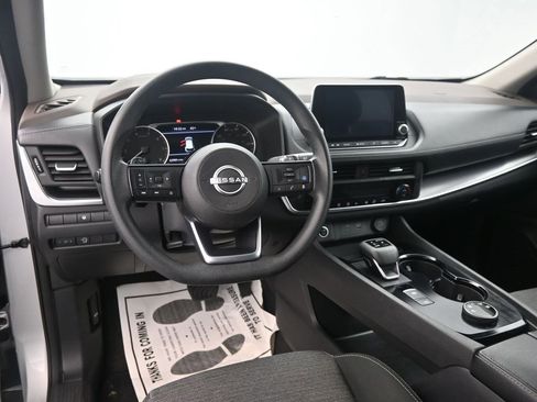 Used 2023 Nissan Rogue SV image 15