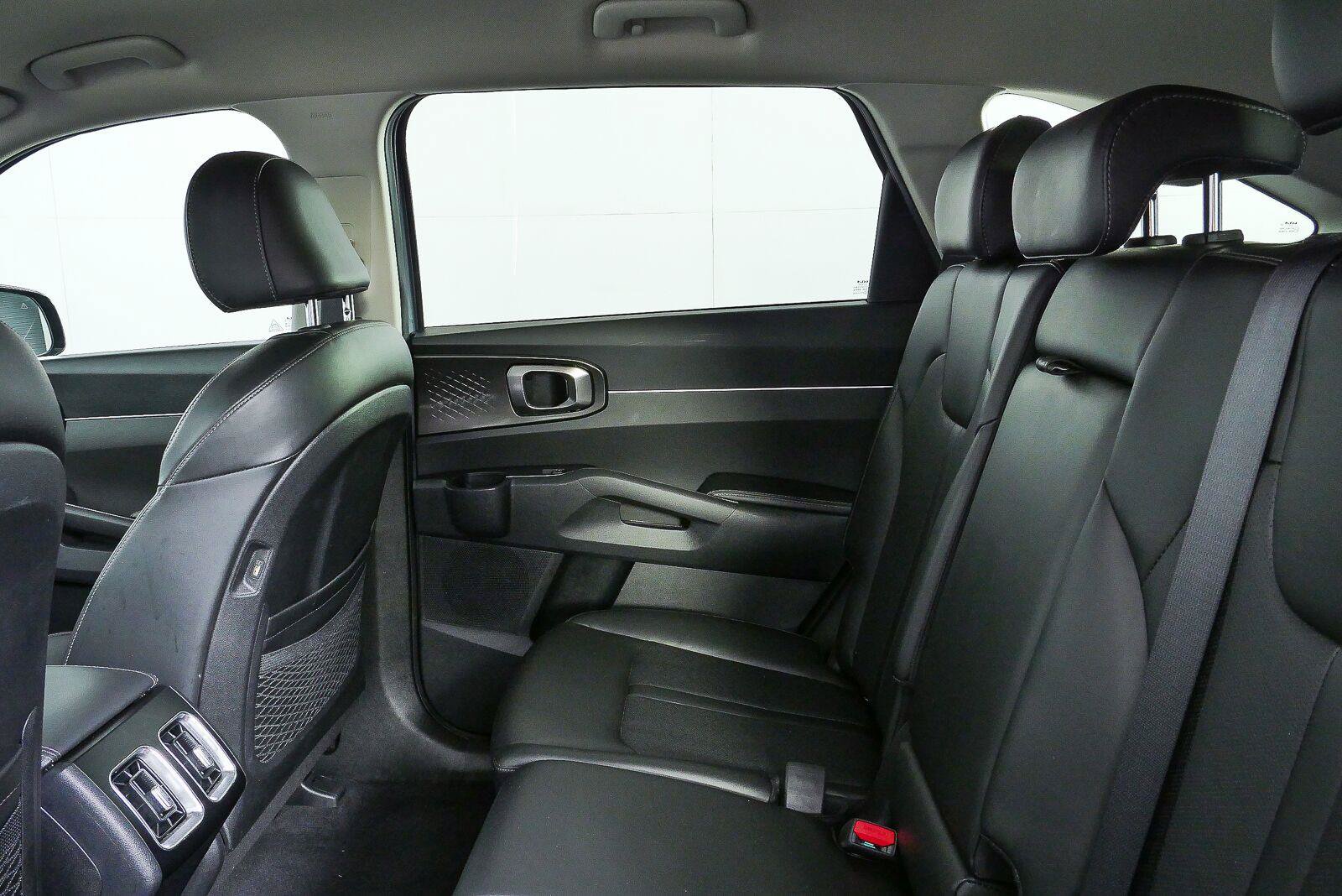 Used 2023 Kia Sorento S FWD image 16