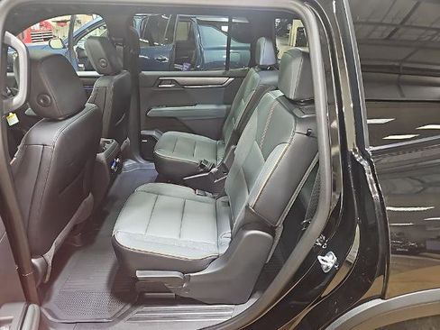 New 2026 GMC Acadia AT4 w/ Luxury Package AWD/4WD image 22