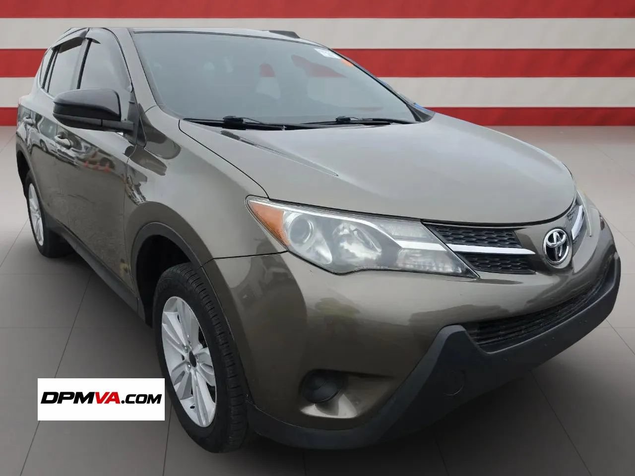Used 2015 Toyota RAV4 LE AWD/4WD image 2