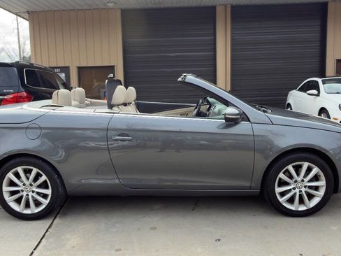 Used 2012 Volkswagen Eos Komfort image 9