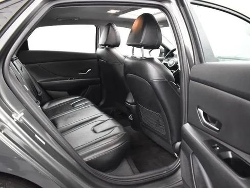 Used 2024 Hyundai Elantra Limited FWD image 17