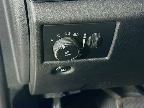 Used 2019 Jeep Grand Cherokee Limited AWD/4WD image 14